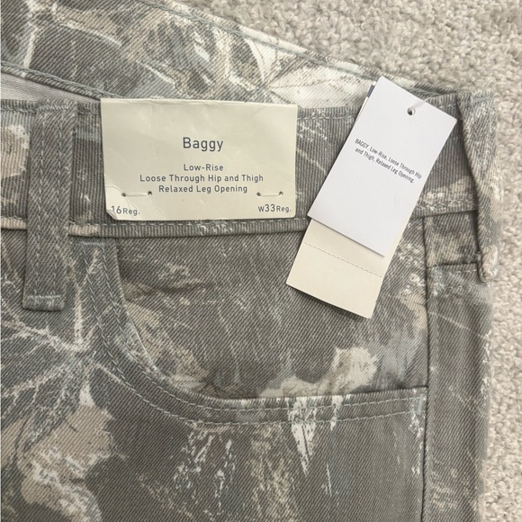 NWT Hollister Camo Baggy Jeans - Picture 3 of 4